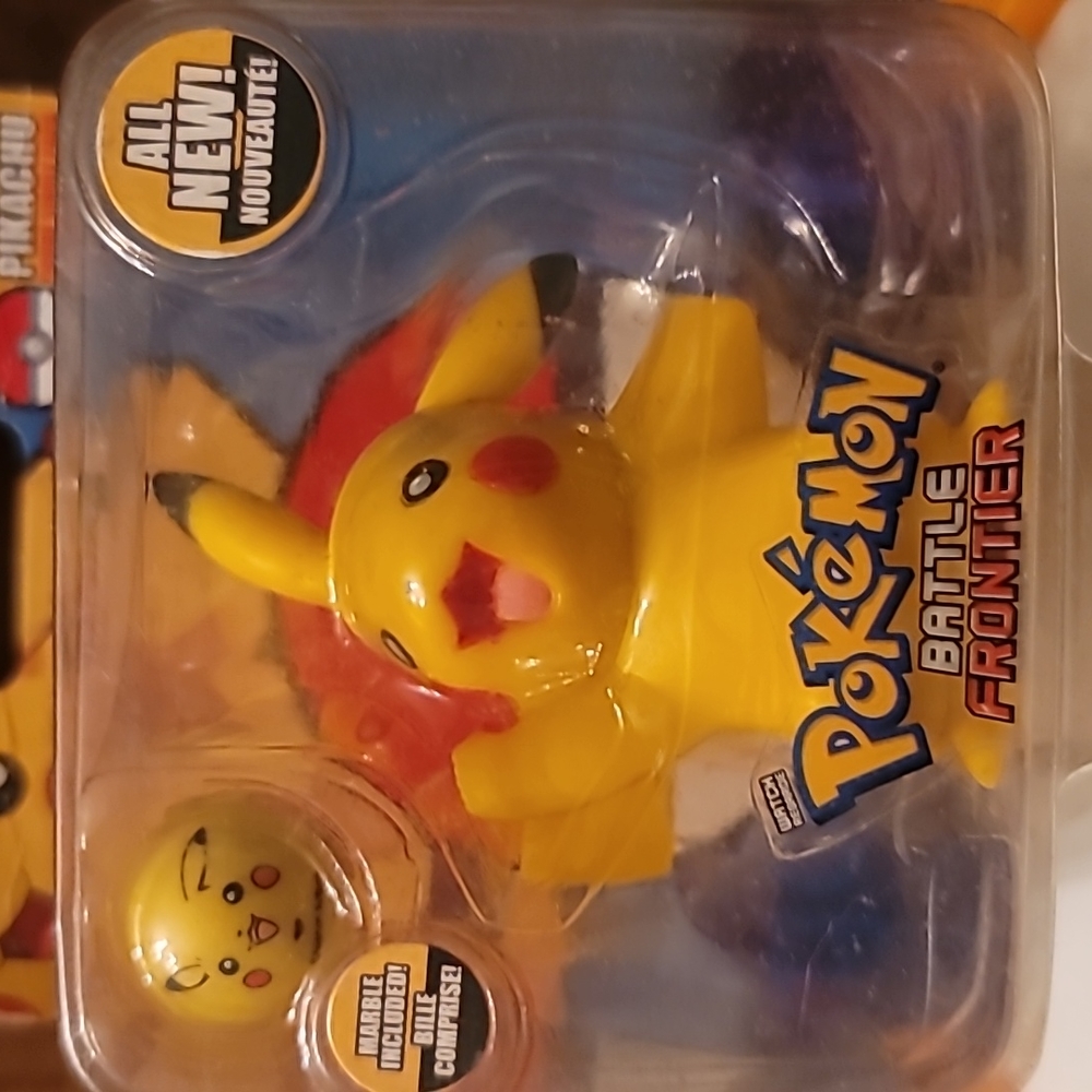 POKÉMON PIKACHU BATTLE FRONTIER COLLECTIBLE FIGURE NIB - Picture 3 of 3